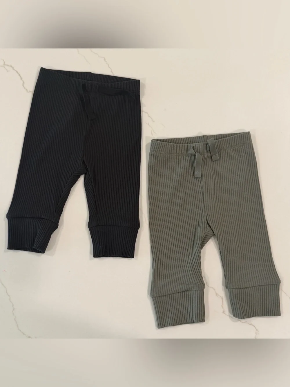GAP Ribbed Leggings in Black and Olive Green